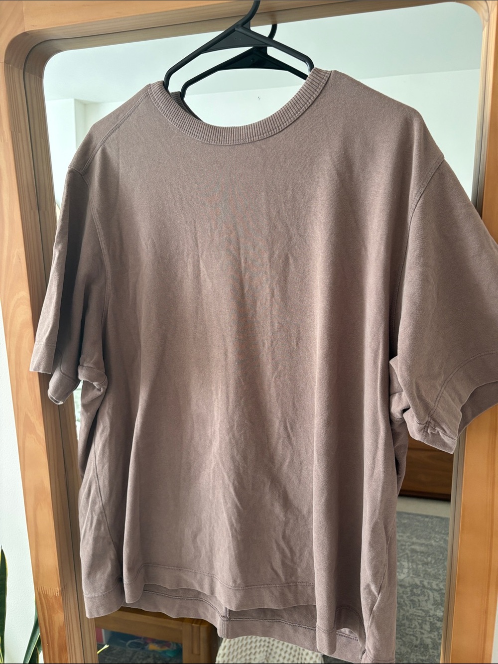 Abercrombie &Fitch Premium essentials Men's Short-Sleeve Crewneck Tee in Taupe